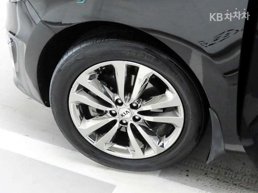 Kia Carnival — miniaturë 19