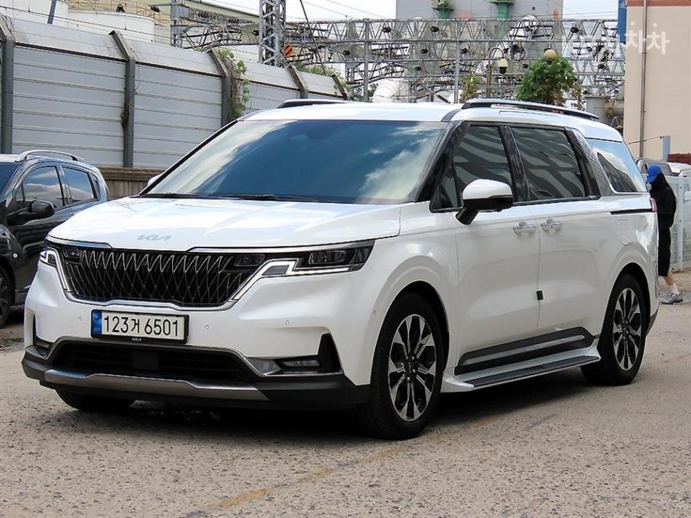 Kia Carnival — miniaturë 2