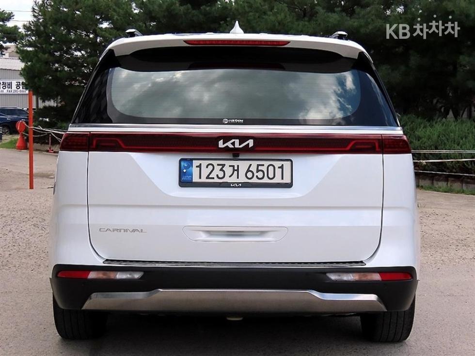 Kia Carnival — miniaturë 4