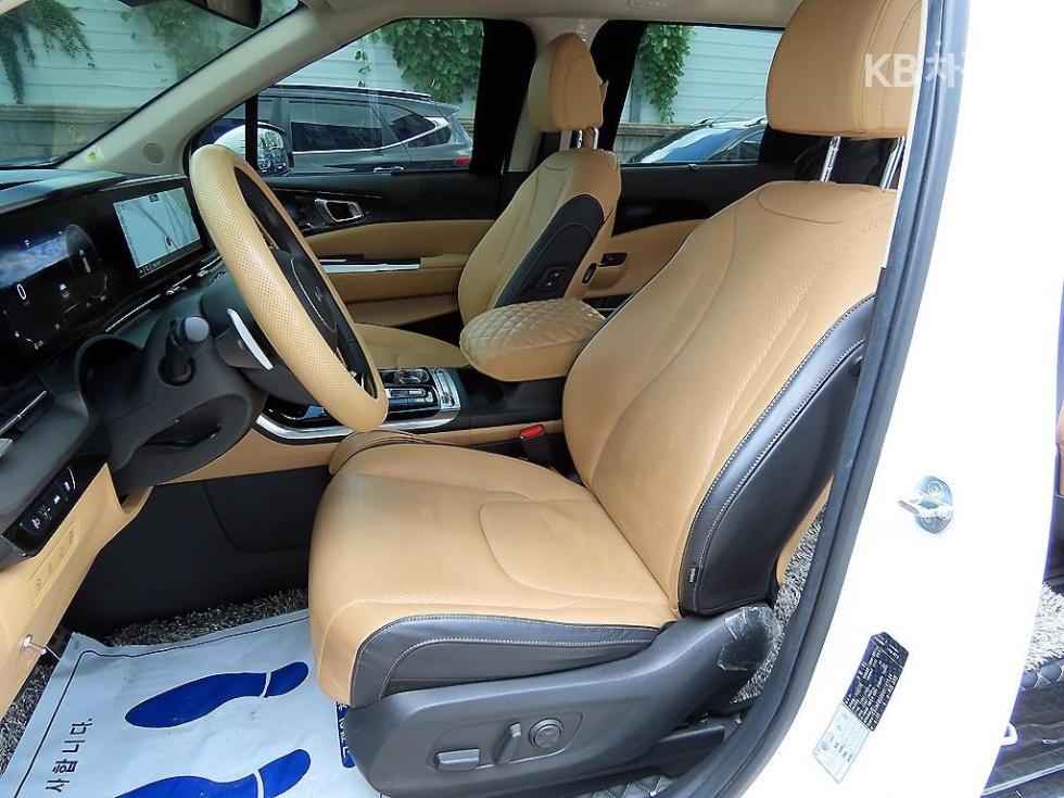 Kia Carnival — miniaturë 5