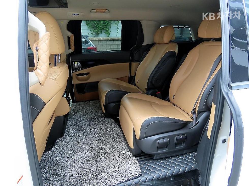 Kia Carnival — miniaturë 6