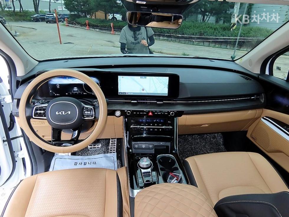Kia Carnival — miniaturë 7