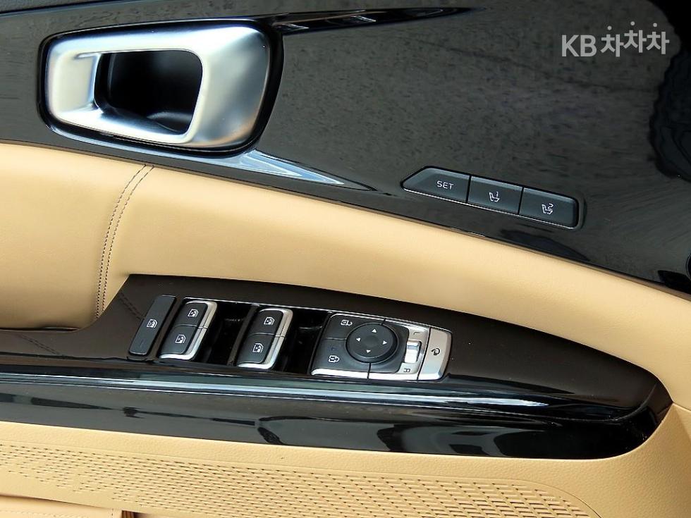 Kia Carnival — miniaturë 11
