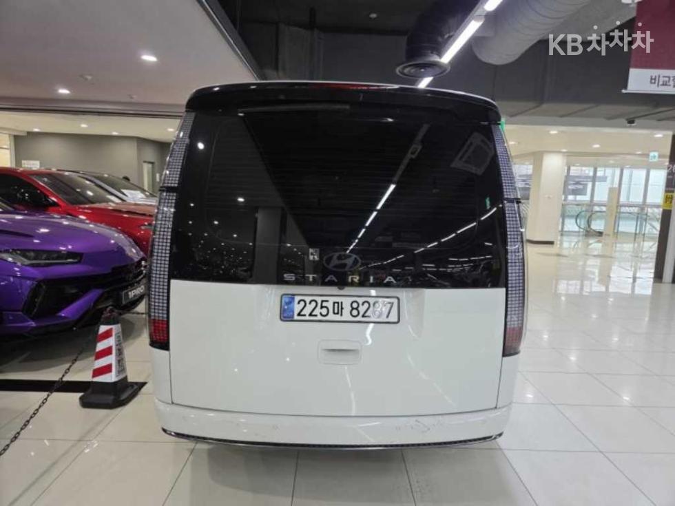 Hyundai Staria — miniaturë 3