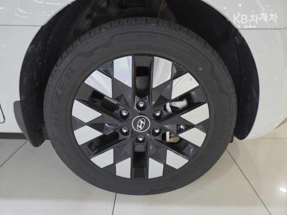Hyundai Staria — miniaturë 4