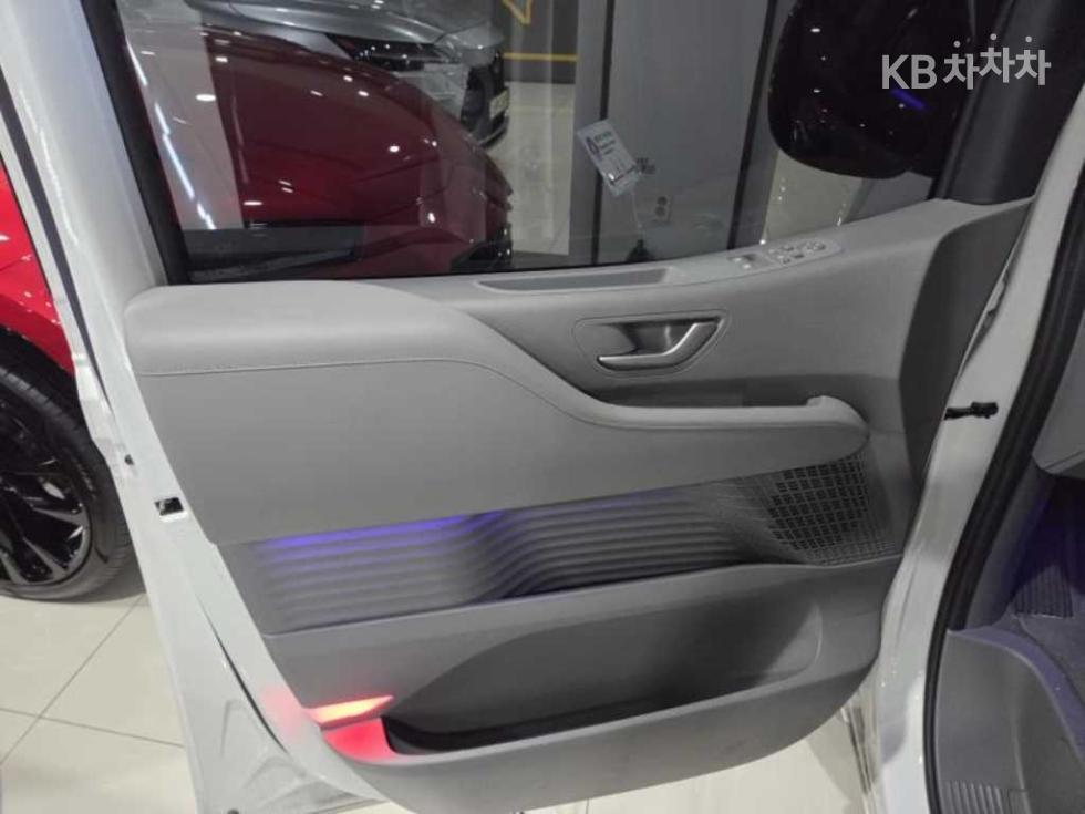 Hyundai Staria — miniaturë 5