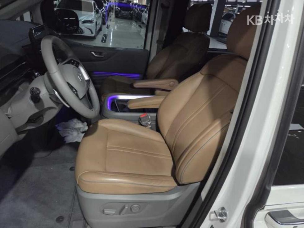 Hyundai Staria — miniaturë 6