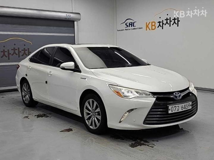 Toyota Camry — miniaturë 4