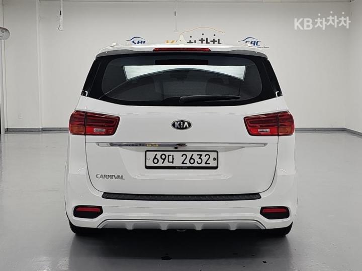 Kia Carnival — miniaturë 3