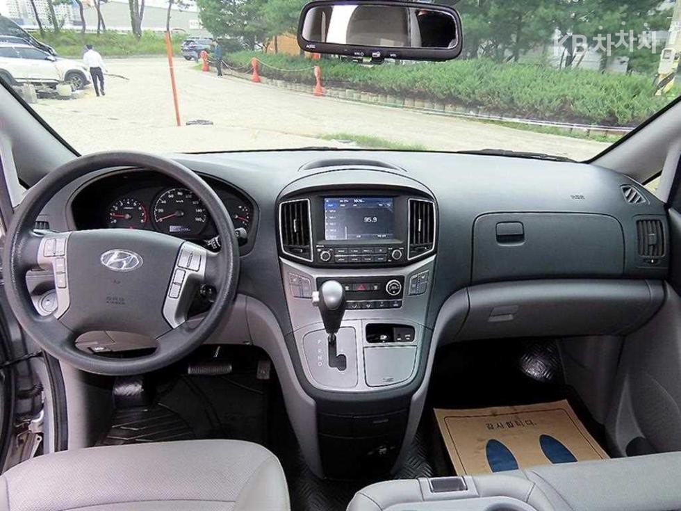 Hyundai Starex — miniaturë 8