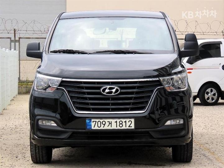 Hyundai Starex 4WD School Bus — foto 1