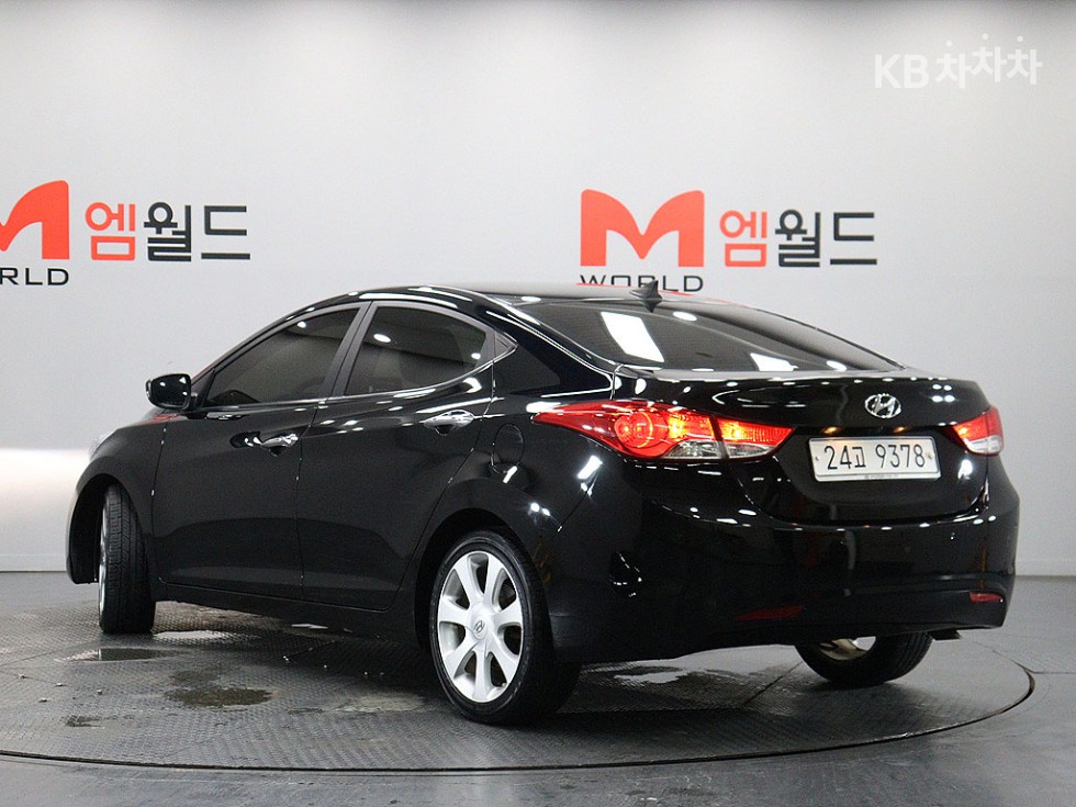 Hyundai Avante — miniaturë 4