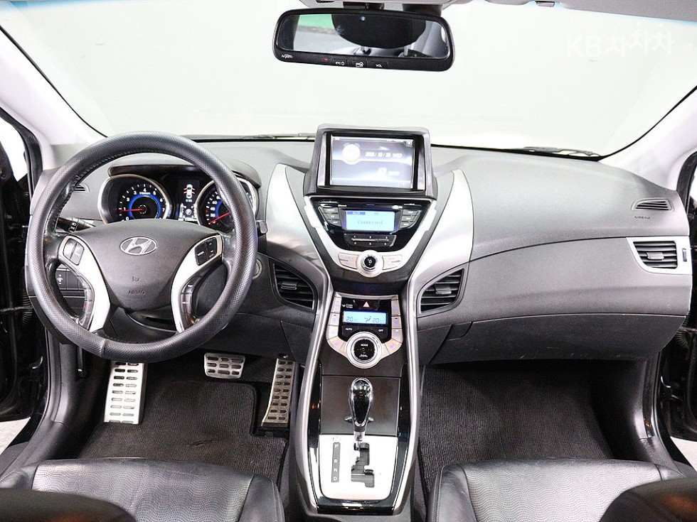 Hyundai Avante — miniaturë 15