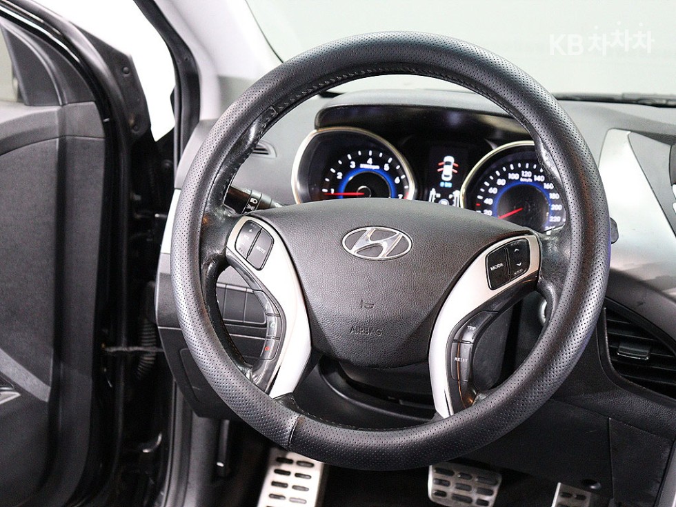 Hyundai Avante — miniaturë 16