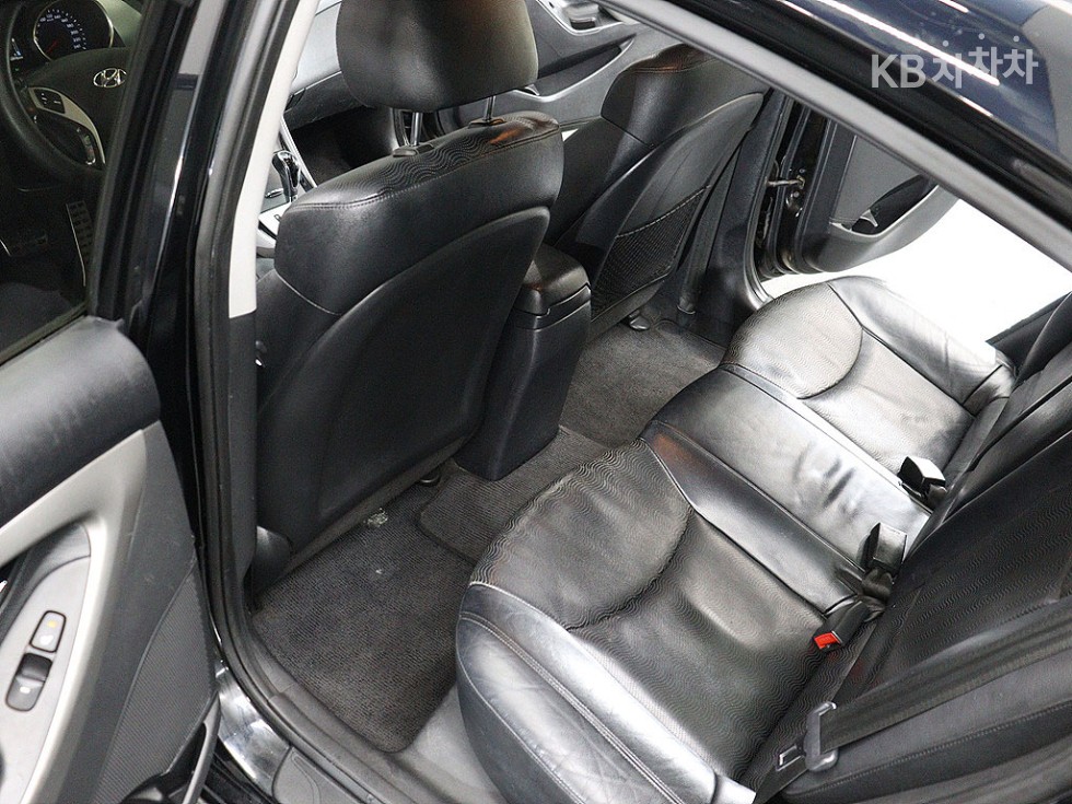 Hyundai Avante — miniaturë 17