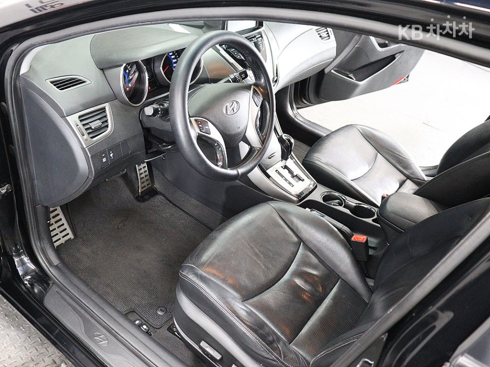 Hyundai Avante — miniaturë 18