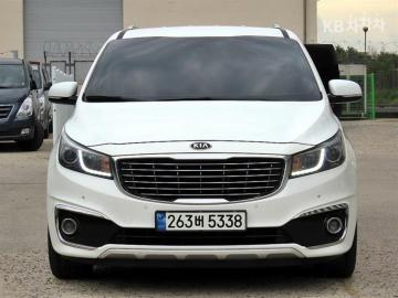 Kia Carnival 7  seats 2.2  diesel  limousine vip — foto 1