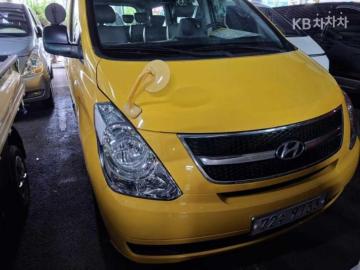 Hyundai Starex 12-Seater Wagon CVX Deluxe — foto 1