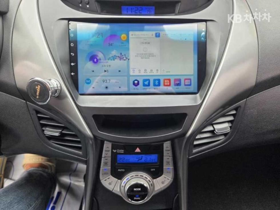 Hyundai Avante — miniaturë 7