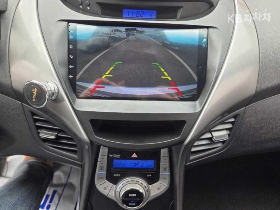 Hyundai Avante — miniaturë 8