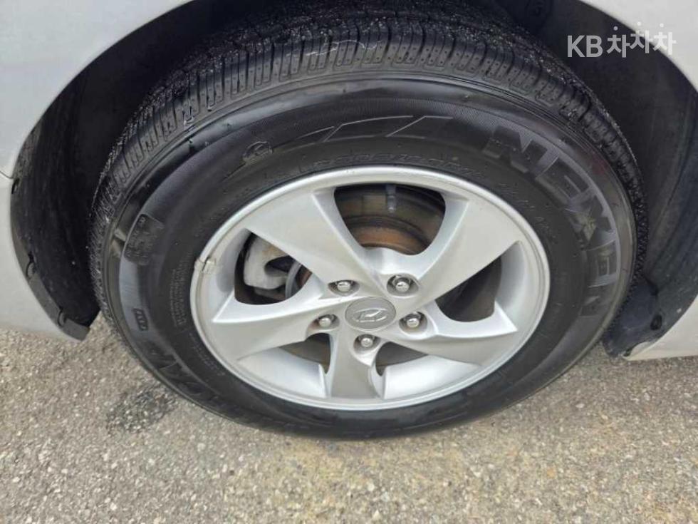 Hyundai Avante — miniaturë 15