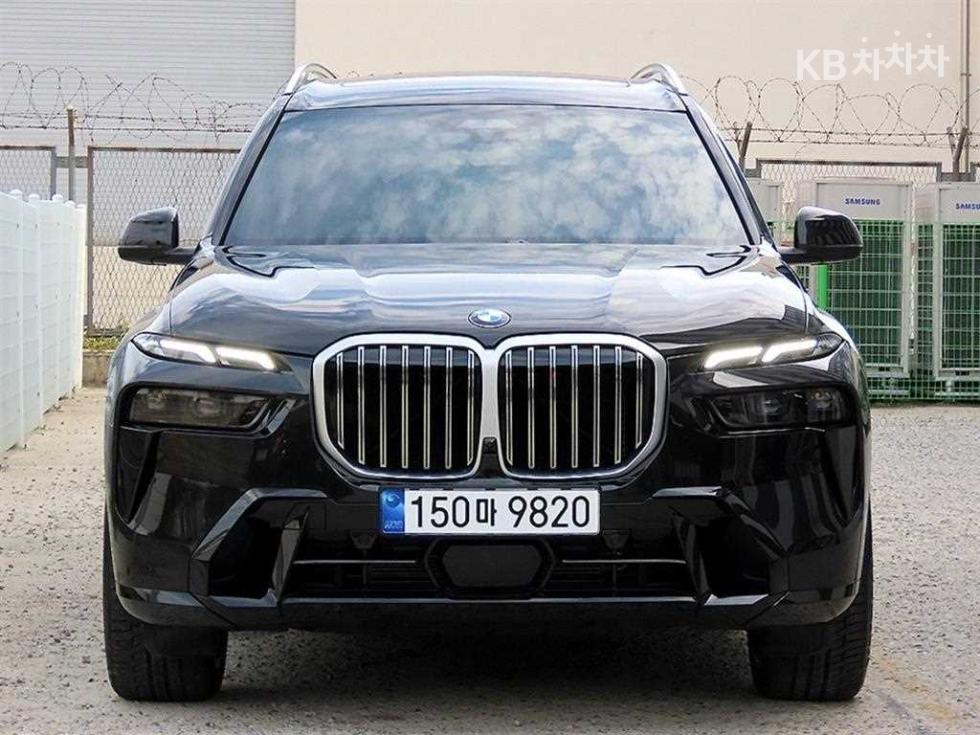 BMW X7 — miniaturë 2