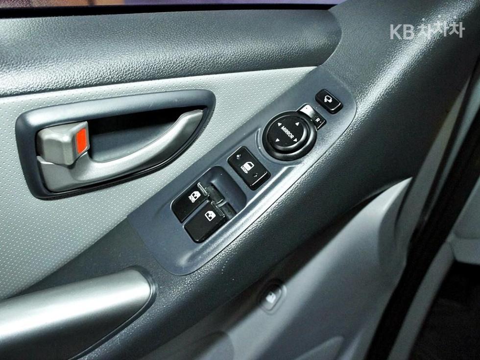 Hyundai Starex — miniaturë 13