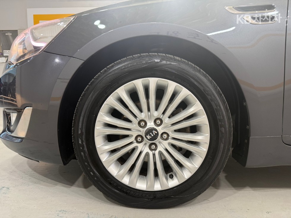 Kia K7 — miniaturë 7