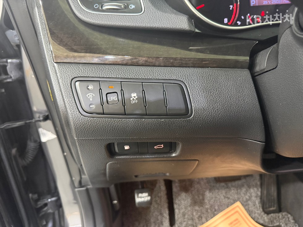 Kia K7 — miniaturë 12