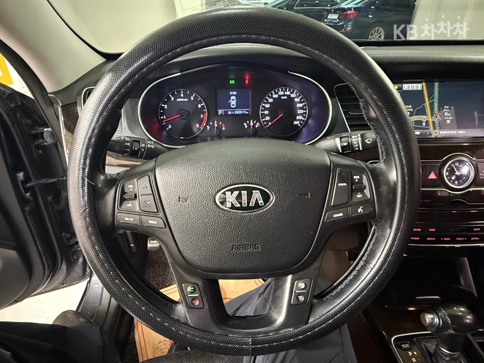 Kia K7 — miniaturë 14