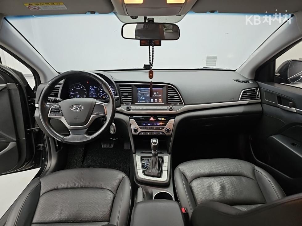 Hyundai Avante — miniaturë 7