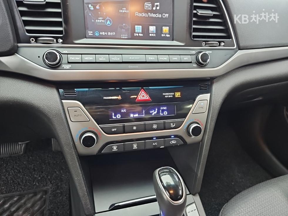 Hyundai Avante — miniaturë 10