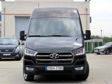 Hyundai Solati 15-seater Luxury — foto 1