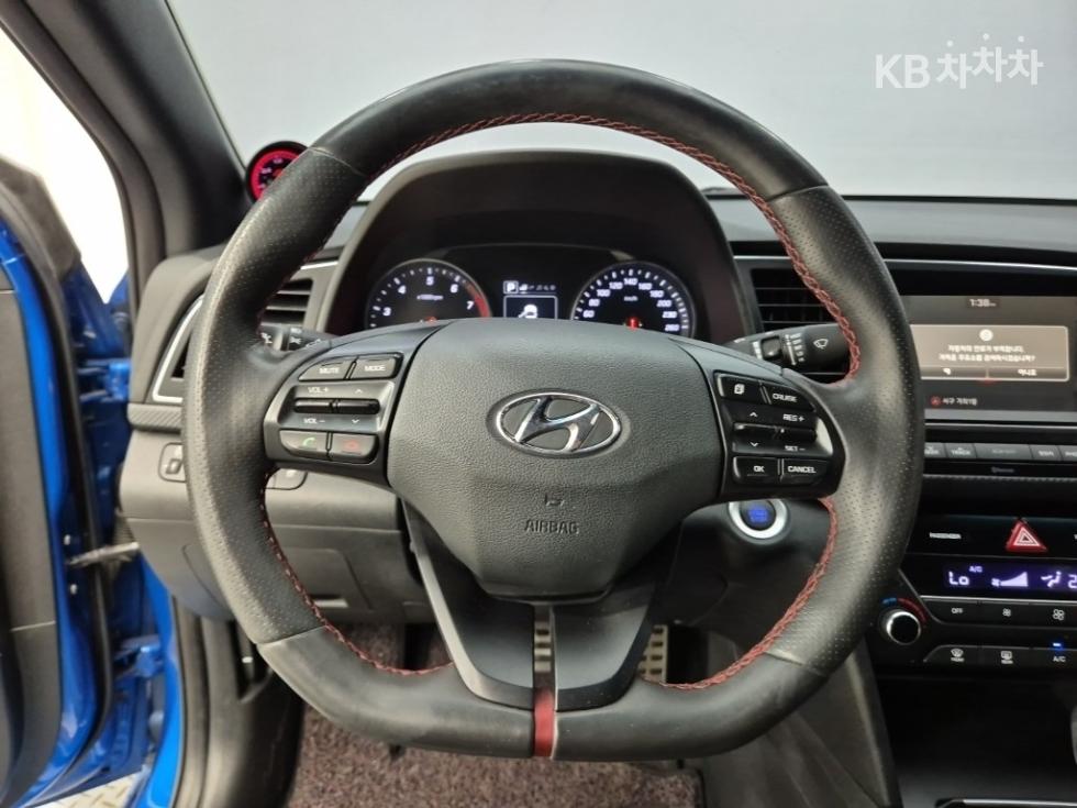Hyundai Avante — miniaturë 9