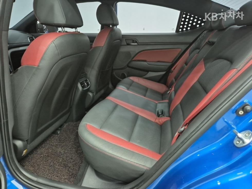 Hyundai Avante — miniaturë 12