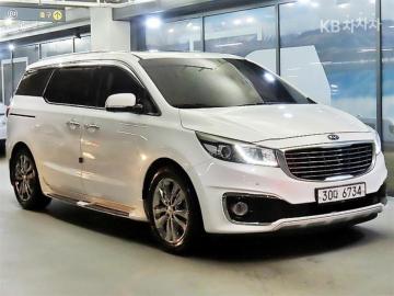 Kia Carnival 7-seater Limousine VIP — foto 1
