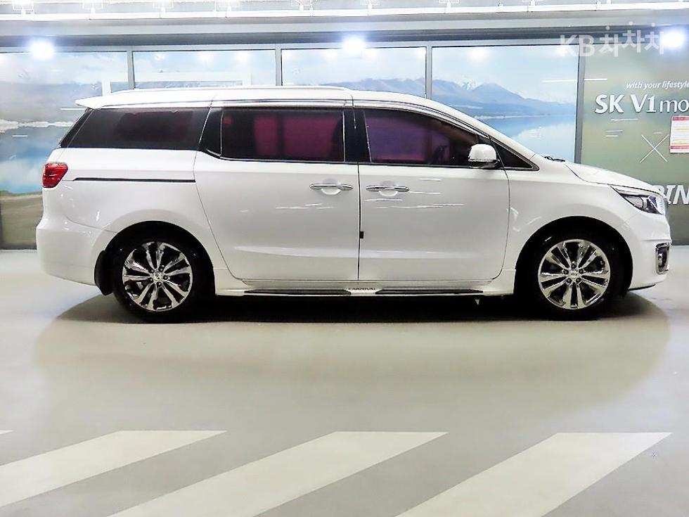 Kia Carnival — miniaturë 3