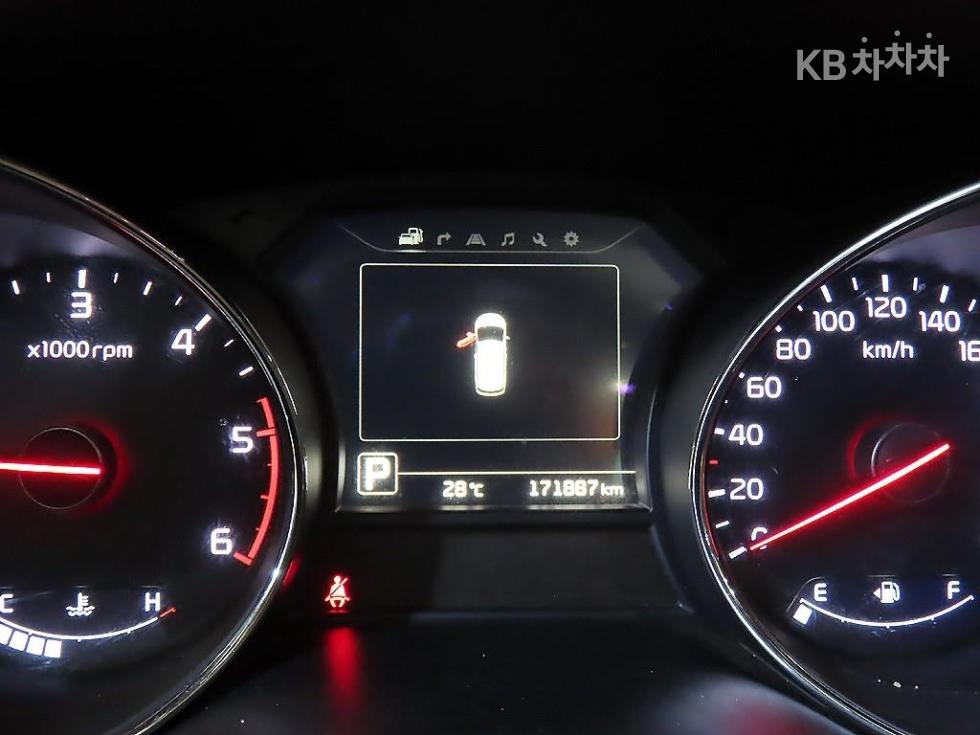 Kia Carnival — miniaturë 9