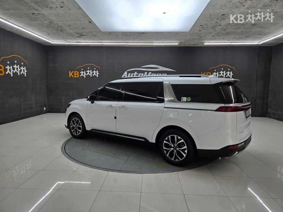 Kia Carnival — miniaturë 4
