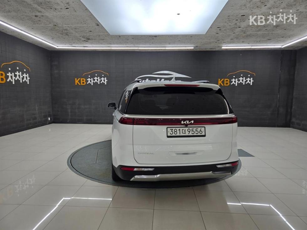 Kia Carnival — miniaturë 5