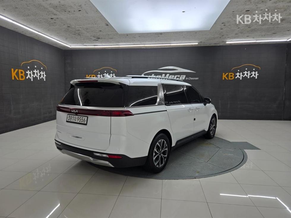Kia Carnival — miniaturë 6