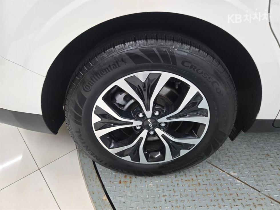 Kia Carnival — miniaturë 11