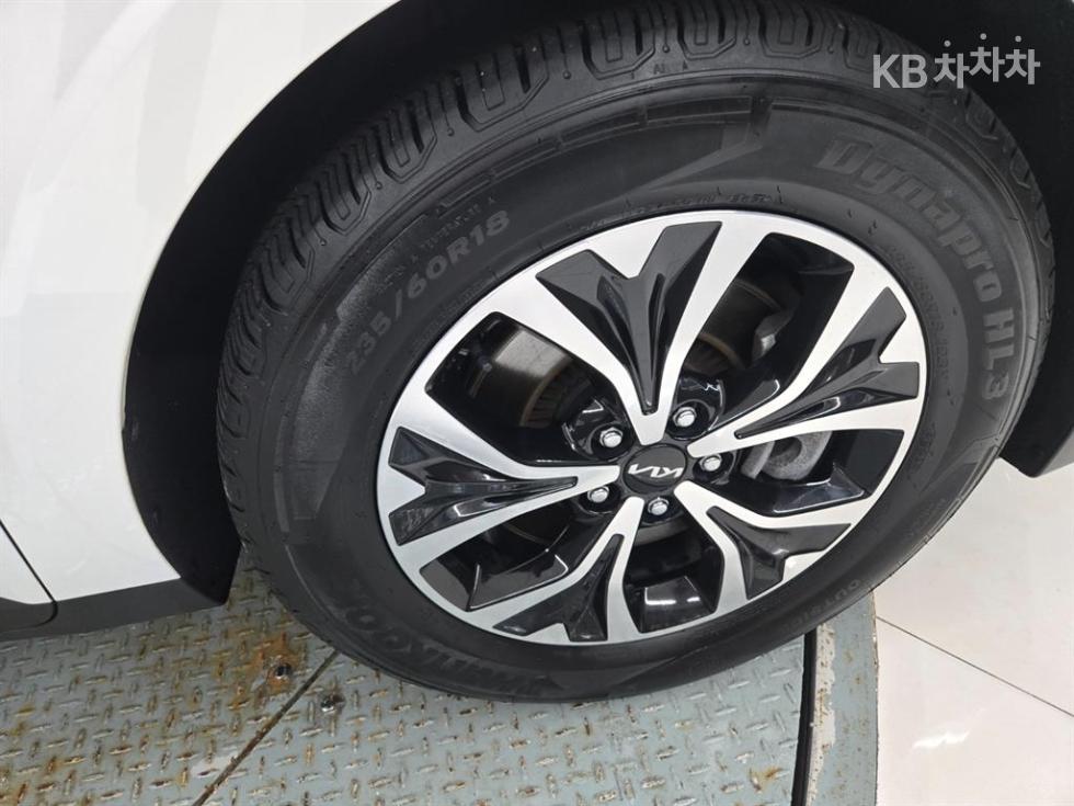 Kia Carnival — miniaturë 12