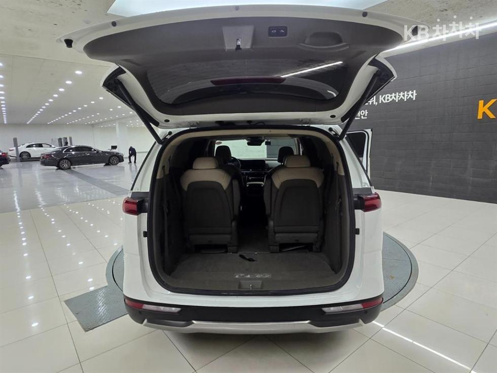 Kia Carnival — miniaturë 14