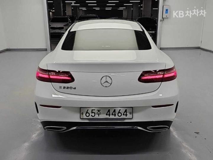 Mercedes-Benz E-klasse — miniaturë 3