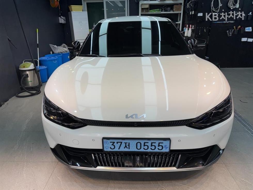 기아 EV6 2022년식 기아 EV6 롱 레인지 2WD 어스