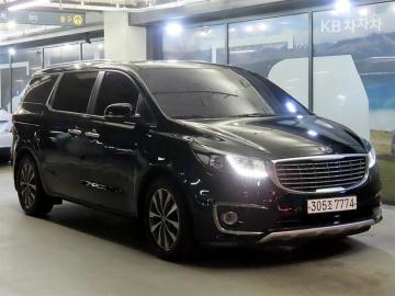 Kia Carnival 9  seats 2.2  diesel  luxury — foto 1
