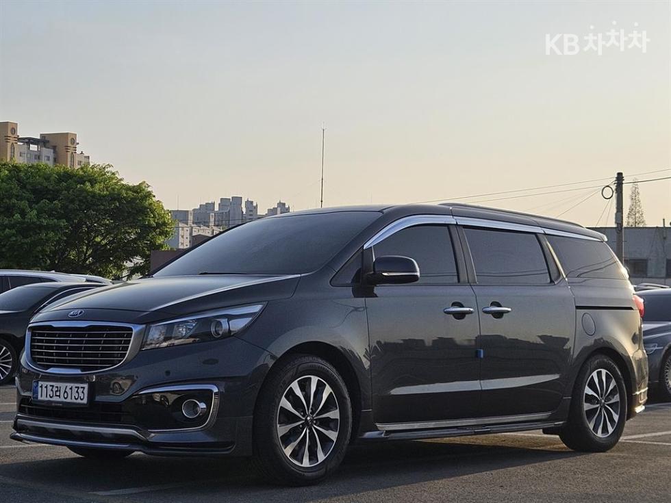 Kia Carnival — miniaturë 2