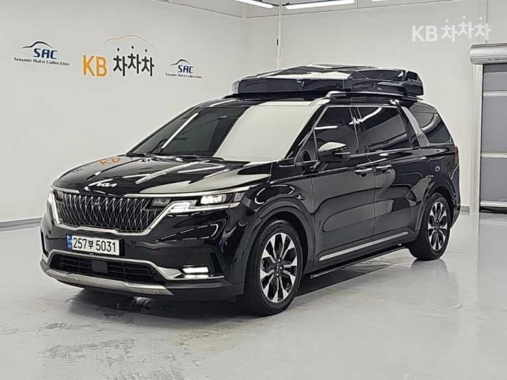 Kia Carnival Gasoline 9-Seater Signature — foto 1