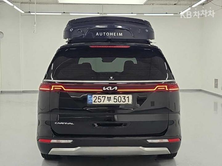 Kia Carnival — miniaturë 3